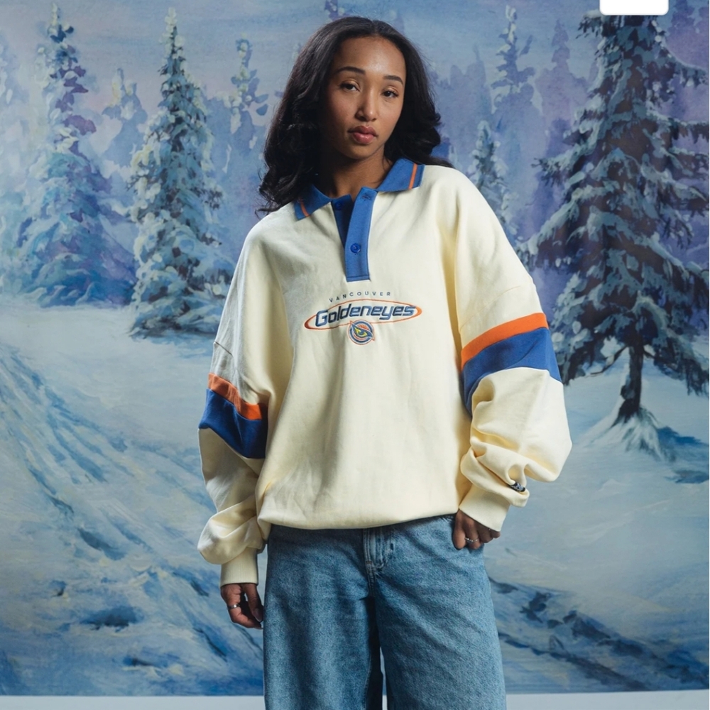 LOOKING FOR: Vancouver Goldeneyes Cream Polo-Style Oversized Sweater - Picture 1 of 2